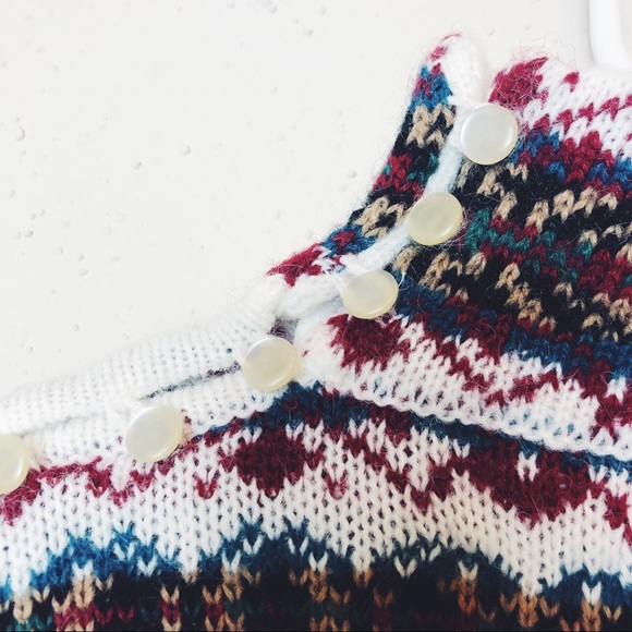 Boho Vintage Aztec print sweater with neck buttons - Picture 5 of 8